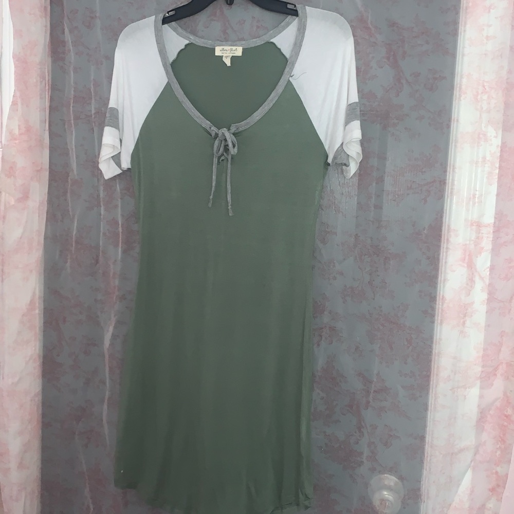 ultra flirt women’s raglan contrast shirt dress